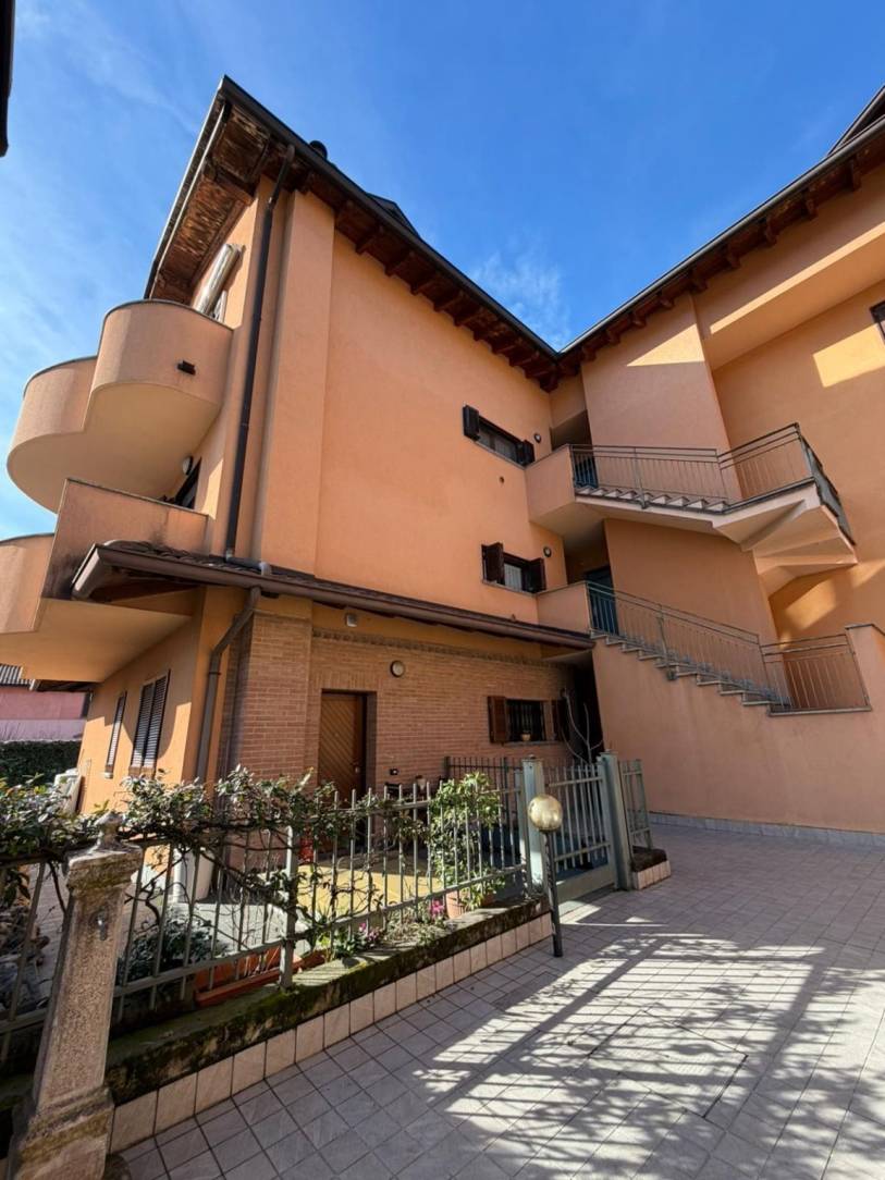 Facciata - Bilocale viale Libertà 128, Via Lecco - Viale Libertà, Monza