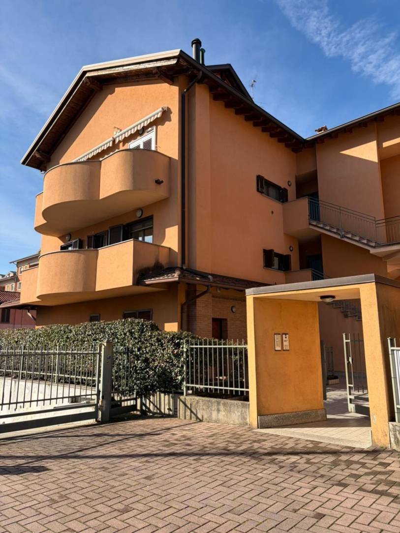 Facciata - Bilocale viale Libertà 128, Via Lecco - Viale Libertà, Monza