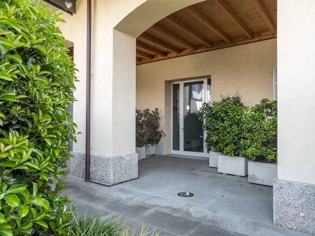 Portico - Quadrilocale viale della Vittoria 44, Villasanta